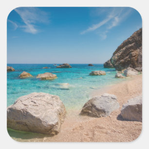 Pegatina Cuadrada Rocas en la playa de Cala Mariolu en Cerdeña, Ital