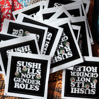 Pegatina Cuadrada Rollo de sushi no roles de género