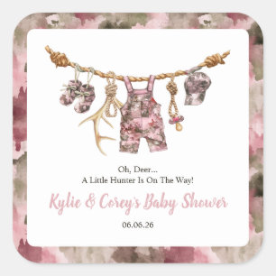 Pegatina Cuadrada Ropa de Caza con Camuflaje Rosa para Baby Shower d