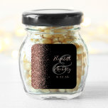 Pegatina Cuadrada Rosa negro moderno Purpurina dorado Boda Edge<br><div class="desc">Este elegante y moderno pegatina boda presenta un diseño falso de purpurina rosa dorado en el borde izquierdo. Personalizar fácilmente el texto de color rosa sobre un fondo negro,  con los nombres de la novia y el novio en caligrafía de escritura a mano sobre una gran ampersand gris.</div>