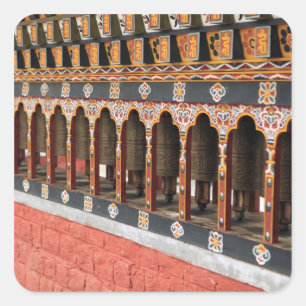 Pegatina Cuadrada Ruedas de oración de la plaza central en Thimphu