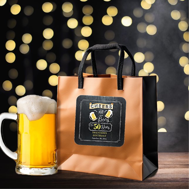 Pegatina Cuadrada Saludos y cervezas a fiesta de cumpleaños de 50 añ (Cheers and Beers to 50 Year Birthday Party Square Sticker)