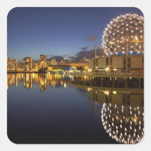 Pegatina Cuadrada Science World y CBD reflejados en False Creek,