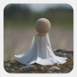 Pegatina Cuadrada Sensueel gehuld poppetje in een bloemen jurkje.