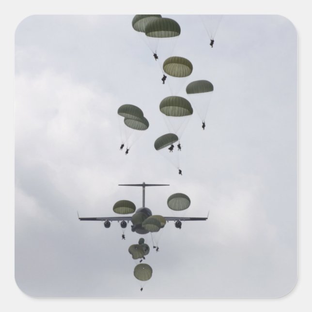 Pegatina Cuadrada Soldados del ejército saltan de un Globemaster II  (Anverso)