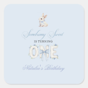 Pegatina Cuadrada Somebunny Sweet 1st Birthday Spring Floral Invitat