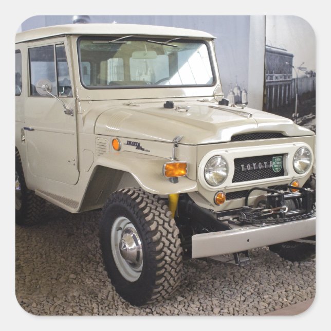 Pegatina Cuadrada Toyota Land Cruiser BJ40 (Anverso)