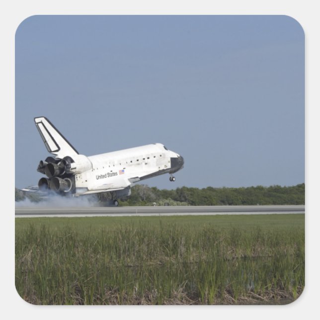Pegatina Cuadrada Transporte espacial Discovery aterriza en Runway 3 (Anverso)