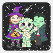 Tres niños disfrazados de Halloween