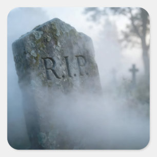 Pegatina Cuadrada Tumba de Halloween R.I.P. en niebla