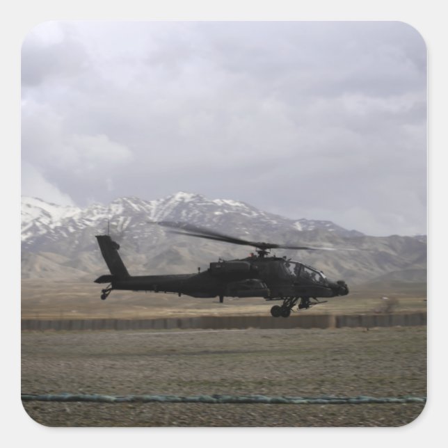 Pegatina Cuadrada Un Apache AH-64A despegando (Anverso)