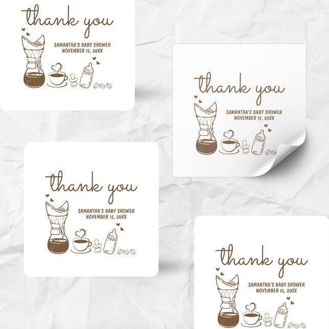 Pegatina Cuadrada Un bebé prepara café Baby Shower (A Baby is Brewing Coffee Hand Drawn Baby Shower Sticker)