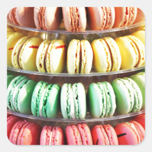 Pegatina Cuadrada Un delicioso postre colorido francés Macaron
