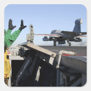 Pegatina Cuadrada Un merodeador de EA-6B lanza de la cubierta de