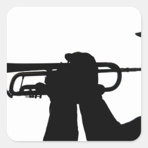 Pegatina Cuadrada Un miembro del servicio juega un tono