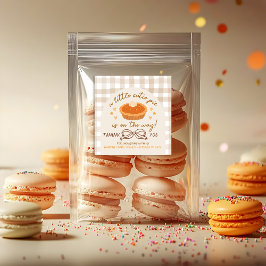 Pegatina Cuadrada Un pequeño Cutie Pie está en camino - Gran Pegatin