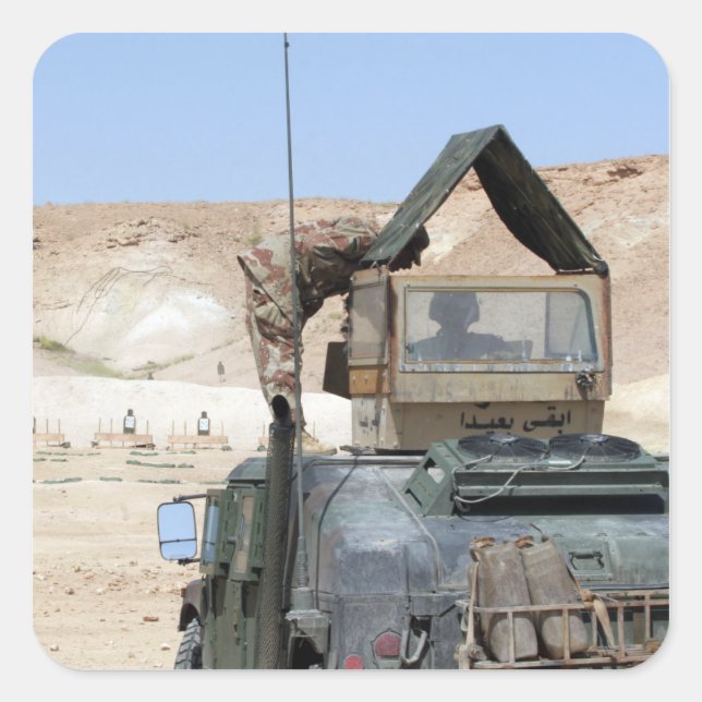 Pegatina Cuadrada Un soldado da instrucciones a un soldado del ejérc (Anverso)