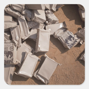 Pegatina Cuadrada Una pila de comidas preparadas