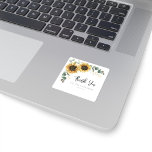 Pegatina Cuadrada Vegetación floral Flor de girasol Boda Gracias<br><div class="desc">Crea un moderno Sunflower Floral gracias por favorecer al pegatina con esta bonita plantilla con un bonito ramo rústico floral, hojas geométricas de efecto oro, con una moderna tipografía simple. CONSEJO: En la colección que aparece a continuación se pueden encontrar tarjetas de suite boda como RSVP, programas de boda, carteles,...</div>