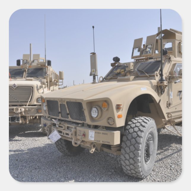 Pegatina Cuadrada Vehículo protegido contra emboscadas M-ATV resiste (Anverso)