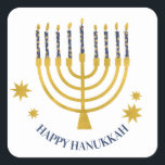Pegatina Cuadrada Velas de Menorah Felices Hanukkah<br><div class="desc">Relieve metalizado de oro falso menorah velas para su celebración de Hanukkah. Ilustracion menorah caprichoso con estrellas blancas cubiertas de velas celestiales sobre un falso atril de velas menorah dorado. La estrella de Menorah Hanukkah ilustró regalos de diseño y productos de papel.</div>
