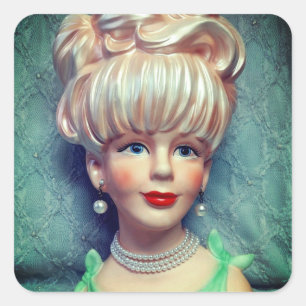 Pegatina Cuadrada Vintage Lady Head Vase Big Bouffant Hair Pearls