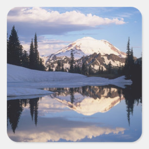 Pegatina Cuadrada WA, Parque Nacional Mt. Rainier, Mt. Rainier y nub