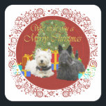 Pegatina Cuadrada Westie & Scottie Feliz Navidad<br><div class="desc">Juntos en el árbol de Navidad,  esperando a Santa Claus y deseándote una Feliz Navidad! Westie y Scottie disfrutan de las vacaciones en este diseño creado a partir de mi obra de arte original y disponible en ropa,  novedad y artículos de regalo para usted!</div>