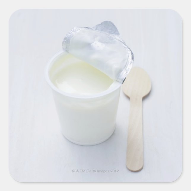 Pegatina Cuadrada Yogurt en taza desechable abierta (Anverso)