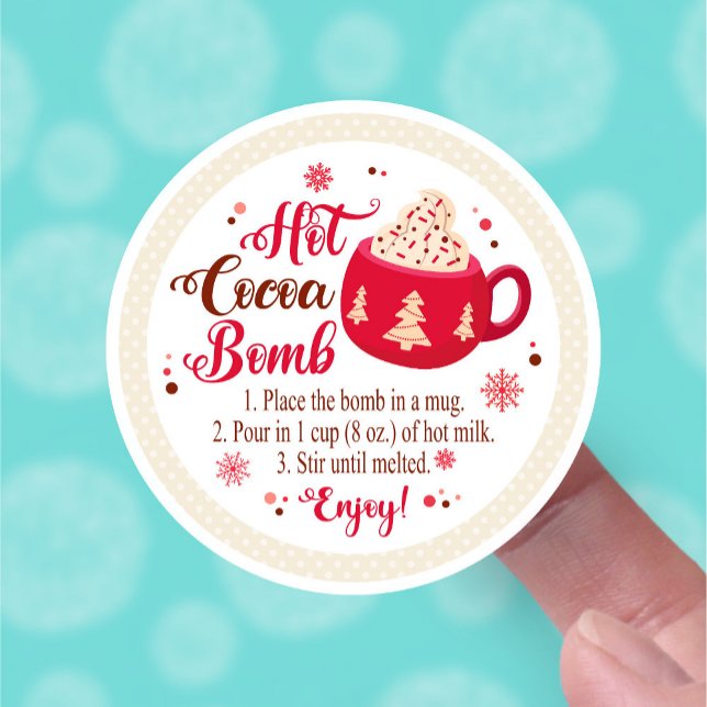 Pegatina Curte Hot Cocoa Bomba Chocolate Instrucciones para (mockup of beige and red hot cocoa bomb round sticker)