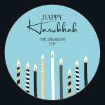 Pegatina de vacaciones feliz de las velas de Hanuk<br><div class="desc">Personalice el texto personalizado anterior. Puede encontrar elementos de coordinación adicionales en nuestra colección "Modern Happy Hanukkah Candles".</div>