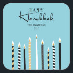 Pegatina de vacaciones feliz de las velas de Hanuk<br><div class="desc">Personalice el texto personalizado anterior. Puede encontrar elementos de coordinación adicionales en nuestra colección "Modern Happy Hanukkah Candles".</div>