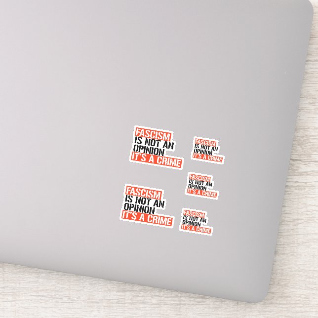 Pegatina El fascismo no es una opinión (Detalle)