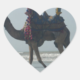 Pegatina En Forma De Corazón Camellos tribales en bicicleta: Sands & Sea por la
