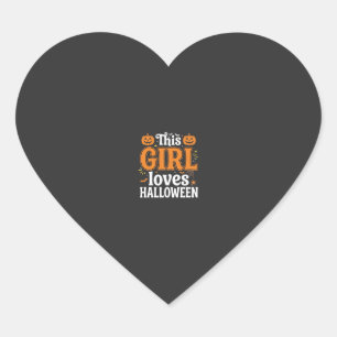 Pegatina En Forma De Corazón Esta chica ama la tipografía de Halloween SVG Desi