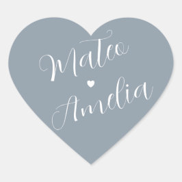 Pegatina En Forma De Corazón Nombres de novios en azul polvoriento en boda