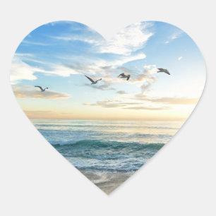 Pegatina En Forma De Corazón Pájaros en vuelo sobre el océano