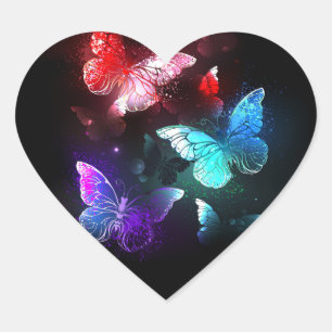 Pegatina En Forma De Corazón Tres mariposas brillantes sobre fondo nocturno