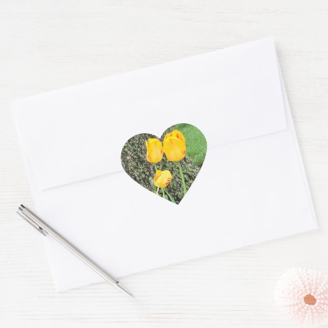 Pegatina En Forma De Corazón Tres tulipanes amarillos / (Sobre)