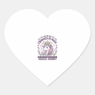 Pegatina En Forma De Corazón Unicornio Coronado en Tipografía Negrita Mágica Gr