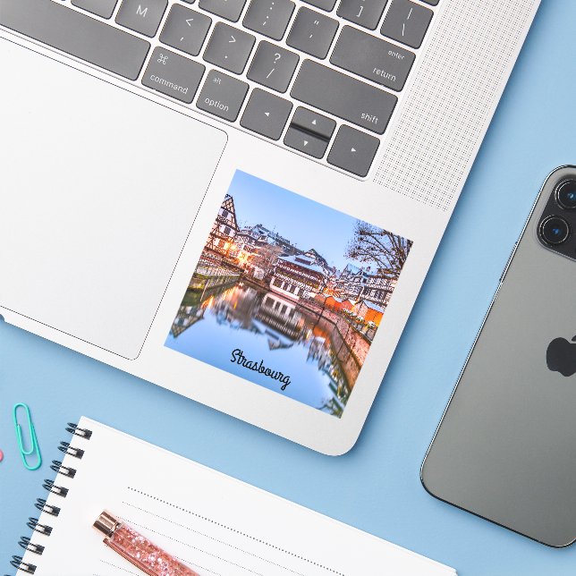 Pegatina Estrasburgo Francia (Ordenado portátil con iPhone)