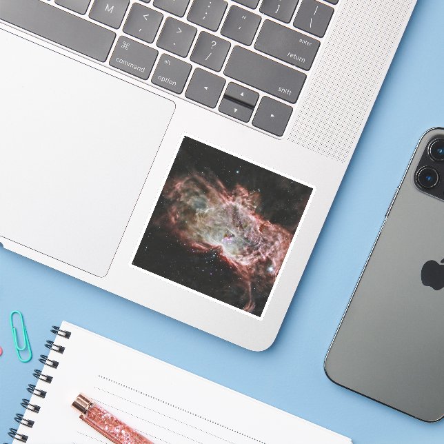 Pegatina Estrella En El Centro De La Nebulosa De La Llama. (Ordenado portátil con iPhone)