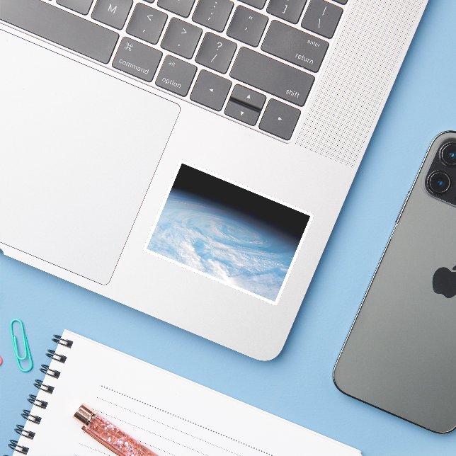 Pegatina Formación de nubes circulares sobre el Océano Pací (Ordenado portátil con iPhone)