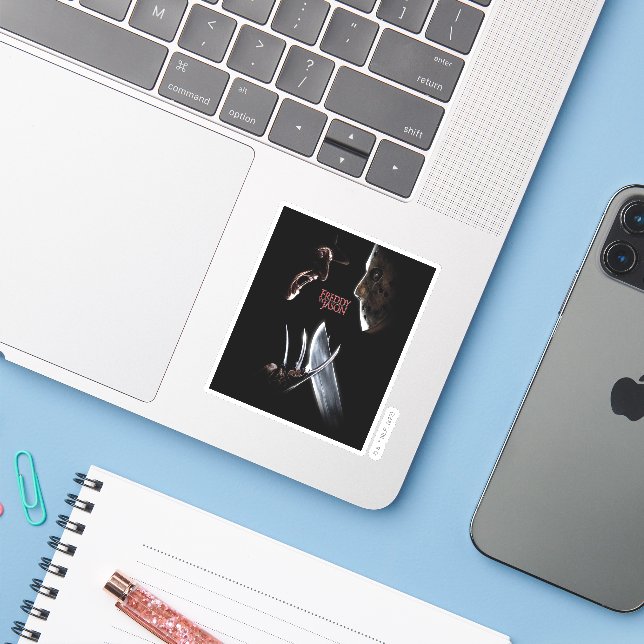 Pegatina Freddy vs. Jason | Poster teatral (Ordenado portátil con iPhone)