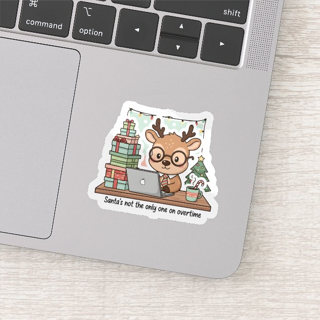 Pegatina Funny Christmas Reindeer Working Overtime Sticker  (Detalle)