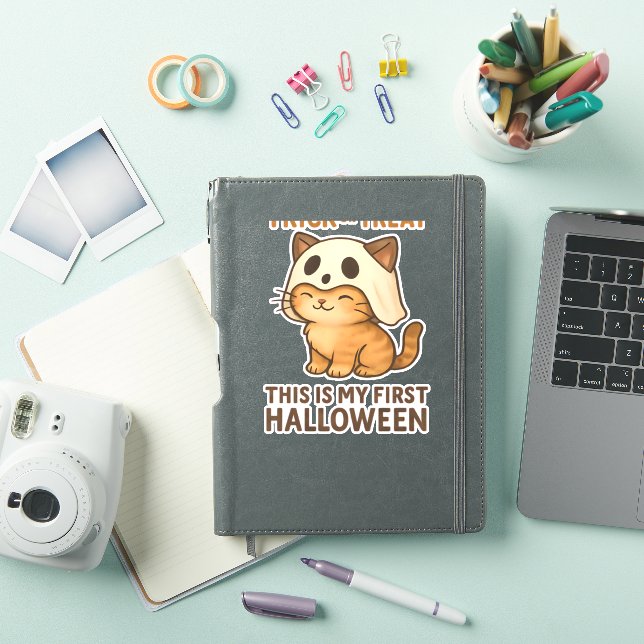 Pegatina gatito con máscara listo para su primera Halloween (Funda para iPad)