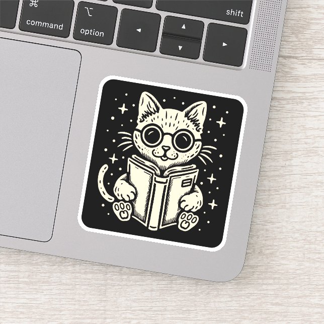 Pegatina Gato leyendo libro de fantasía (Detalle)