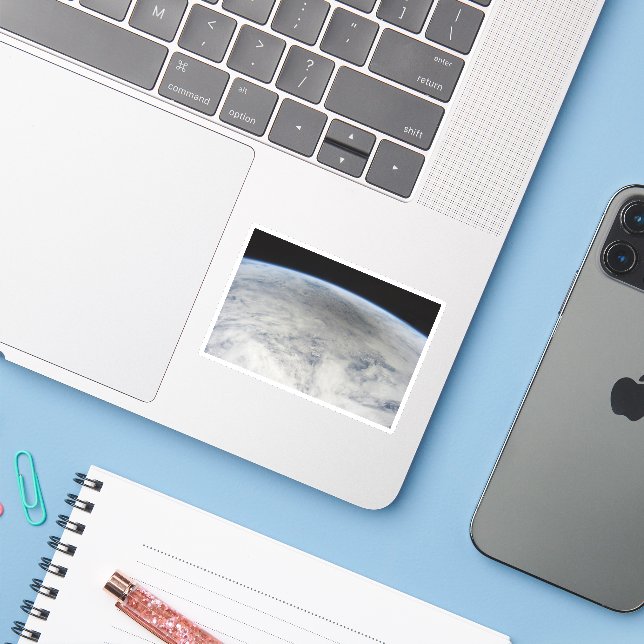 Pegatina La Sombra De La Luna Está En El Pacífico Norte. (Ordenado portátil con iPhone)