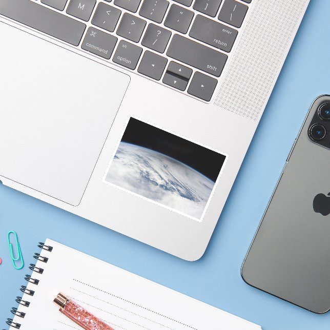 Pegatina La Sombra De La Luna Está En El Pacífico Norte. 2 (Ordenado portátil con iPhone)