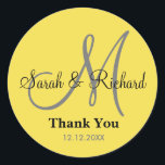 Pegatina Monograma De Agradecimiento Amarillo<br><div class="desc">Pegatinas iniciales con nombre de novia y novio, fecha de boda y un mensaje de agradecimiento para expresar su gratitud en su día de boda o en cualquier ocasión especial. .Este pegatina de boda monograma es de color amarillo. Hay más colores disponibles para su elección. También puede personalizar el color...</div>